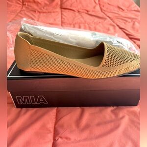 MIA Women's Tan Flats
